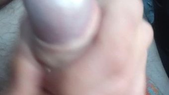 自动情色:汽车手交让...
