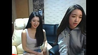 亚洲美女在网络摄像头...