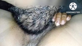 在cfnm视频中舔乳...