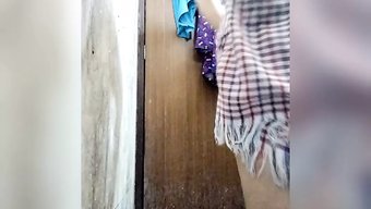 成熟的印度女同性恋r...