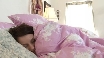 性欲旺盛的18岁女同...
