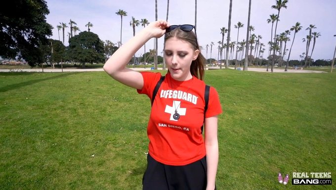 Melody Marks的第一次试镜体验以激烈的性爱结束