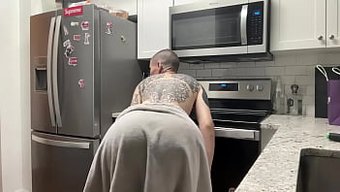 年轻的18+舞者el...