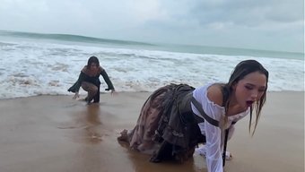 美女和海盗来了一场刺...