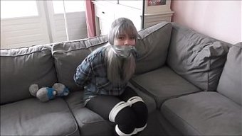 捆绑中的呕吐:宣传视频