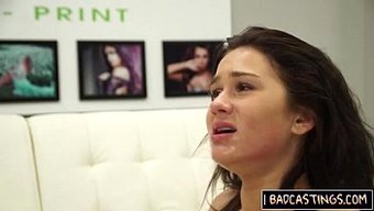 大奶少女被捆绑并被操