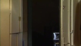 国际肛交首次亮相 -...