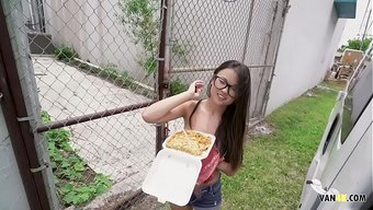 娇小的亚洲小骚货lu...