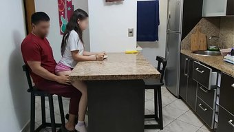 害羞的宅男继侄女被调教得服服帖帖,自己都记得