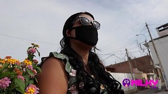 秘鲁的大奶拉丁美女在...