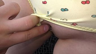 年轻的少女(19+)...