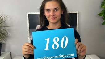 胖女孩们每分钟都喜欢大鸡巴