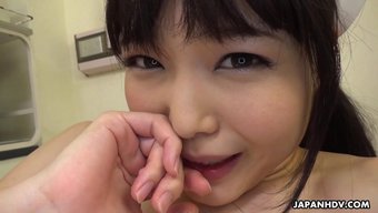 穿着护士制服的siz...