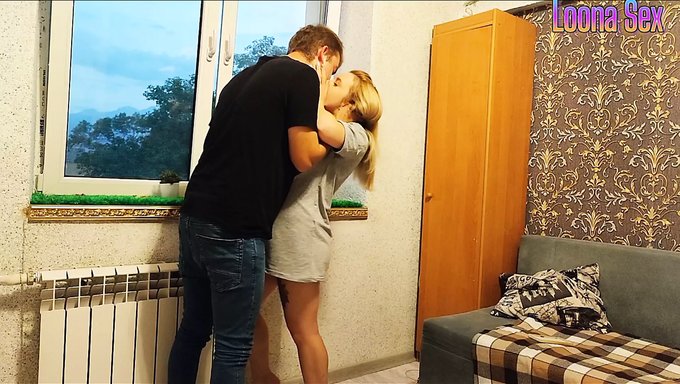 年轻妻子在德国视频中享受肛交和口交快感