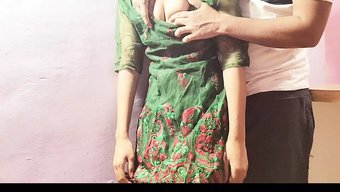 18岁的desi B...