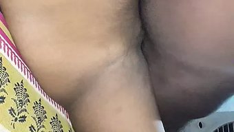 印度少女(18+)在...