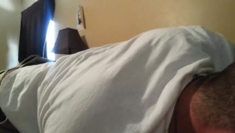 业余男人给女友口交快感