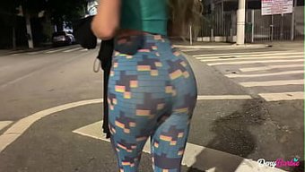 大屁股的金发熟女邀请...