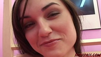 小巧的sasha G...
