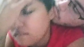 业余棕发妻子享受激情...