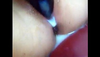 亚洲女孩第一次做爱