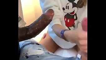 Linda妻子用口交...
