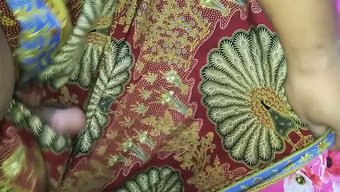 印度岳母的激烈手交导致射精