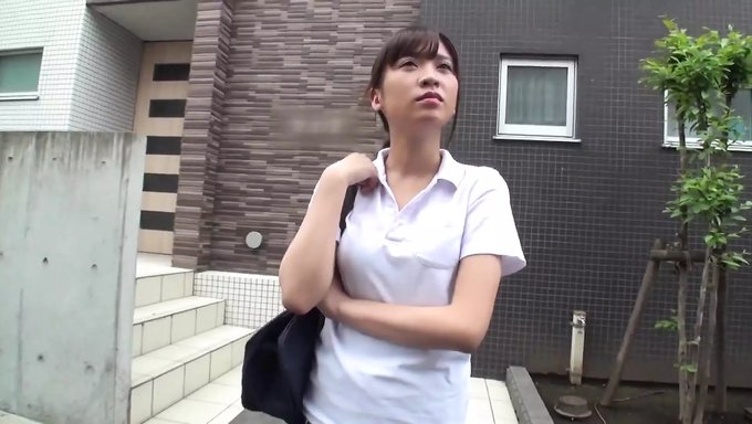 Kanon Hanai的业余玩具玩耍和硬核视频中的面部射精