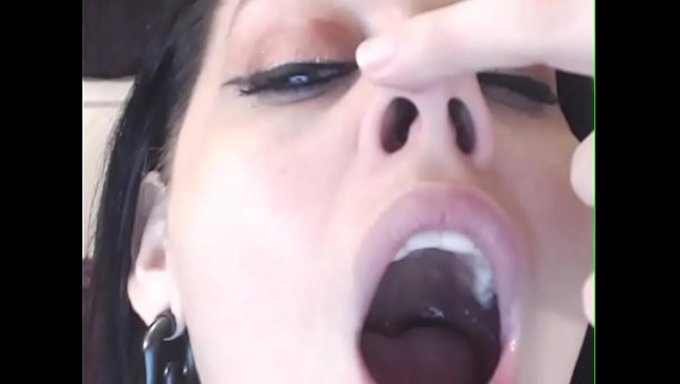 操,射在鼻子里,特写镜头玩得极致刺激