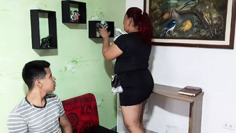 少女和成熟女佣被舔阴...