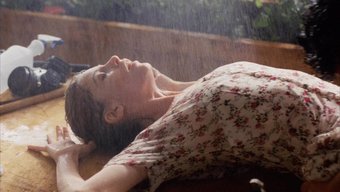 海伦·斯莱特在山里的...