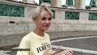 业余少女在高清视频中...