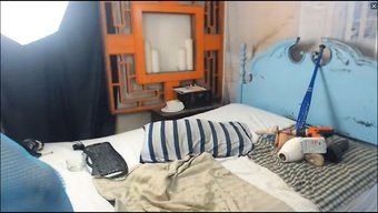 这个视频不适合自慰和接吻。