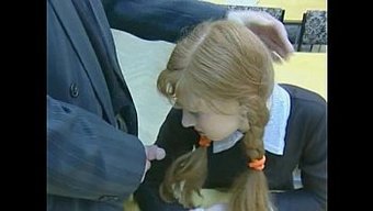 俄罗斯女学生视频中的...