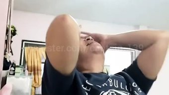 成熟的泰国宝贝展示她...