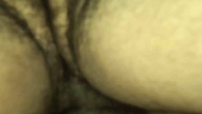 中国奶奶经历了粗暴的性爱和不想要的内射。