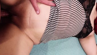黑发伊朗女佣被屁股操了