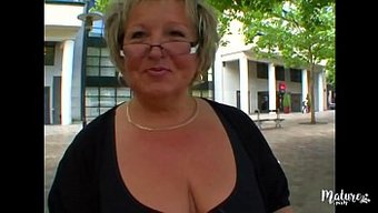 成熟的法国女人卡罗尔...