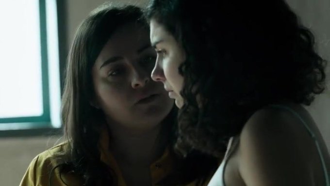 Maggie Civantos的大屁股在2016年vis A Vis系列中480p