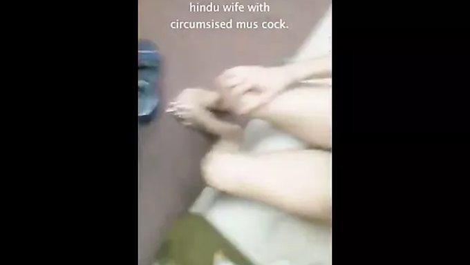 大奶熟女在老板办公室被秘书操