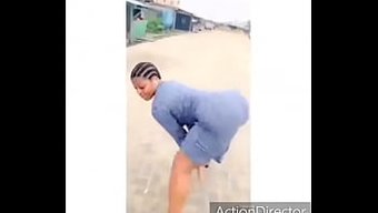 尼日利亚大学女孩的大...