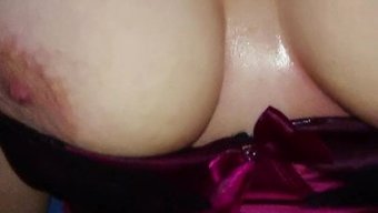 天然乳房的熟女被操