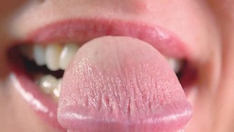 亚洲熟女的鸡巴游戏:...