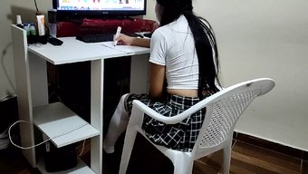 大学生在热门视频中被...