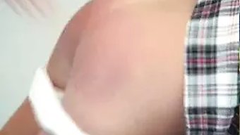 女主人在热辣的学校拘...