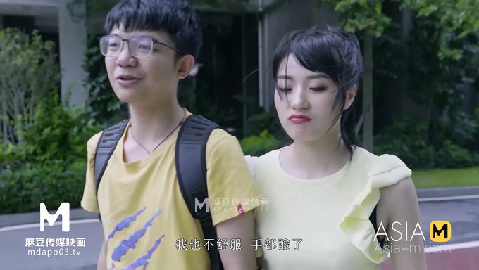 大学宿舍的亲密时刻:一部纪录片