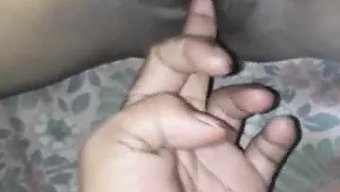 印度双性恋夫妇在村里...