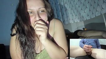 熟女喜欢在网络摄像头...
