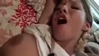 少女对成熟情人的深情期