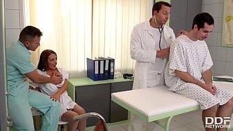 熟女多米尼克·菲尼克...